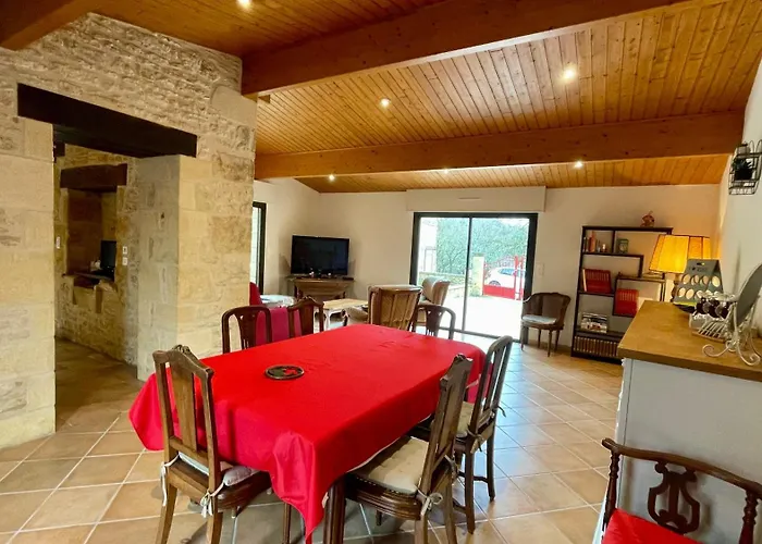 Maison Périgourdine Avec Jardin à 10 Min De Sarlat Сasa de vacaciones