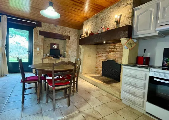 Maison Périgourdine Avec Jardin à 10 Min De Sarlat Сasa de vacaciones Saint-Crépin-et-Carlucet