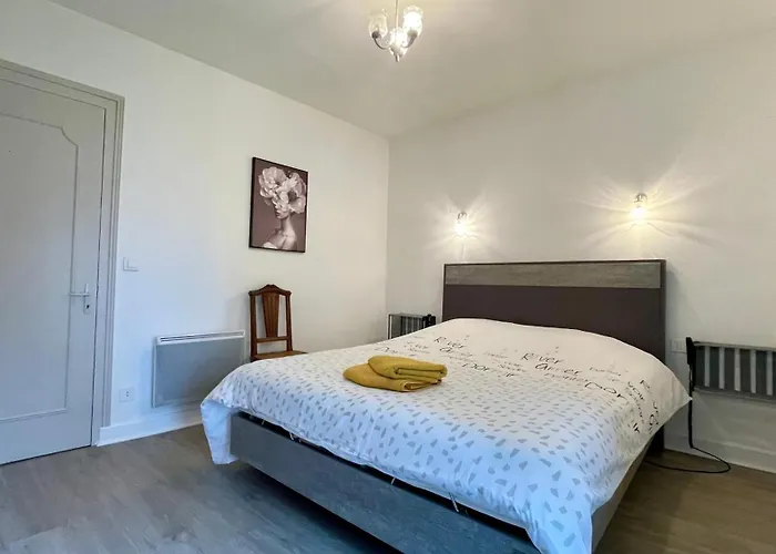 Сasa de vacaciones Maison Périgourdine Avec Jardin à 10 Min De Sarlat Saint-Crépin-et-Carlucet